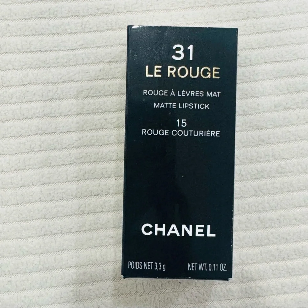 CHANEL 31 Le Rouge Limited Edition luxury lipstick in shade 15 Rouge Couturiere